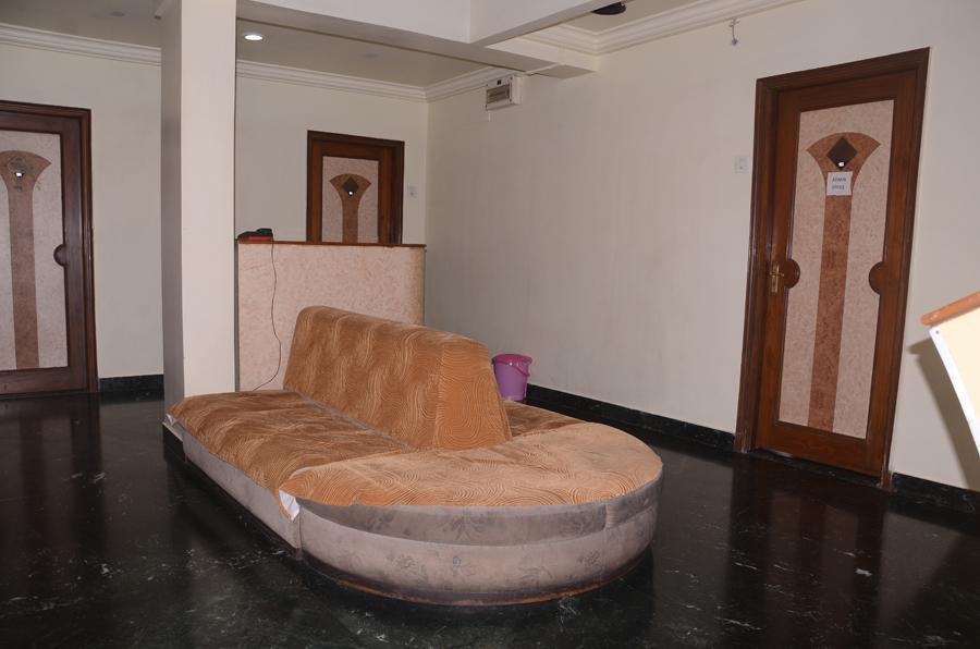Hotel Aaditya Palace Bhusāwal Εξωτερικό φωτογραφία
