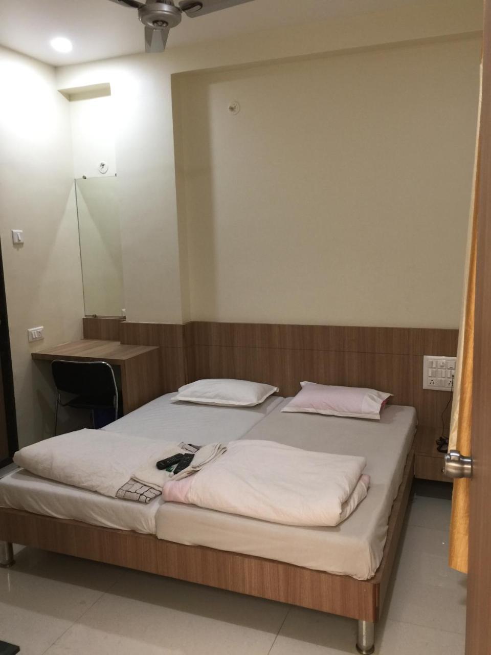 Hotel Aaditya Palace Bhusāwal Εξωτερικό φωτογραφία