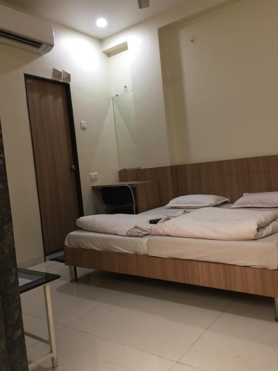Hotel Aaditya Palace Bhusāwal Εξωτερικό φωτογραφία